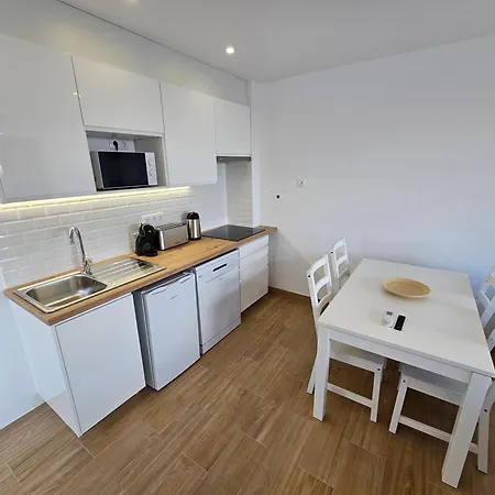 Apartament Sun And Ii Ac Wifi 90mts From The *